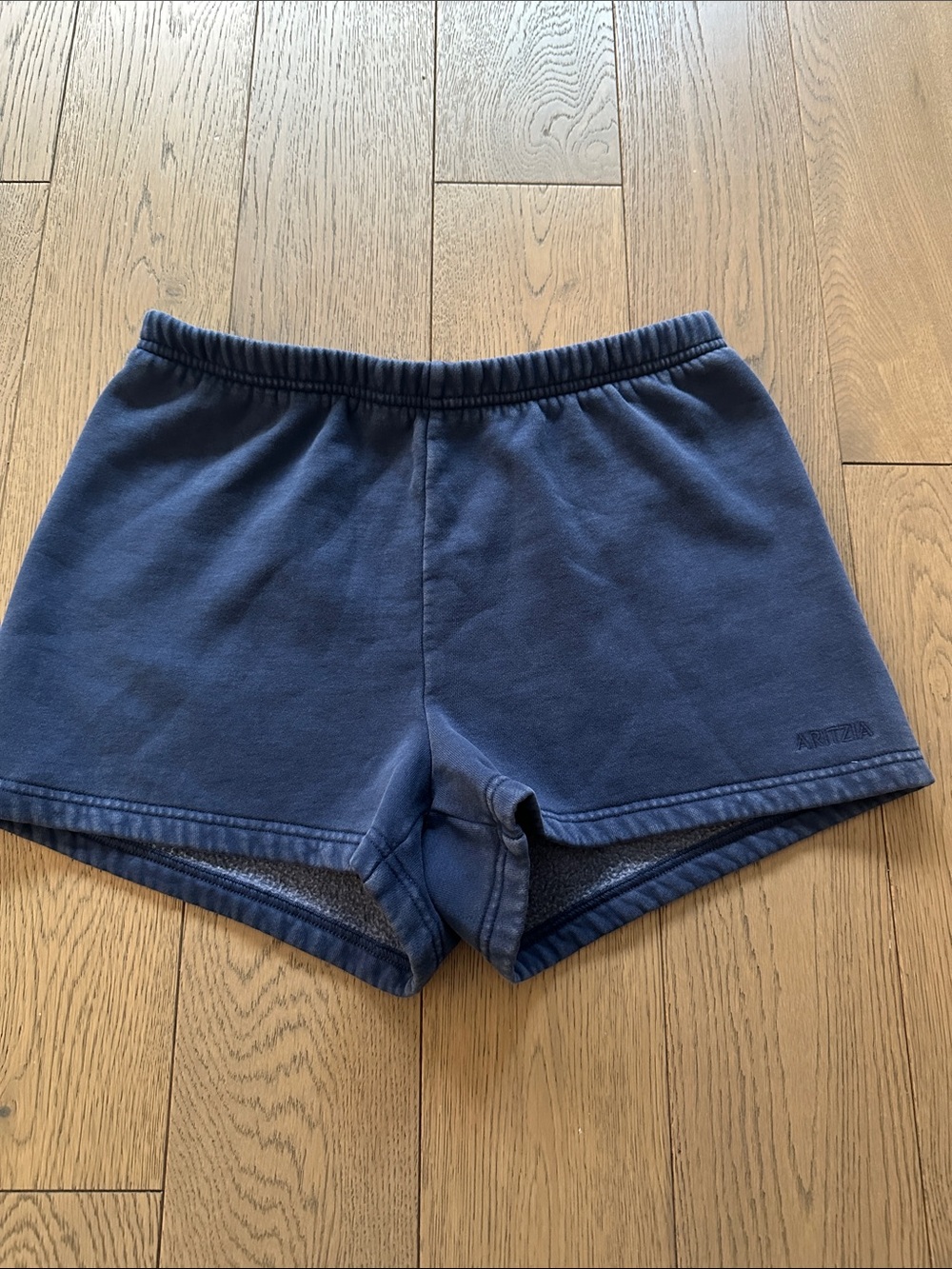 Aritzia Navy Blue Elastic Waist Knit Shorts (size M)